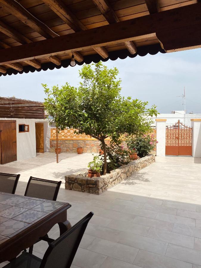 Archangelos Family House Exteriér fotografie